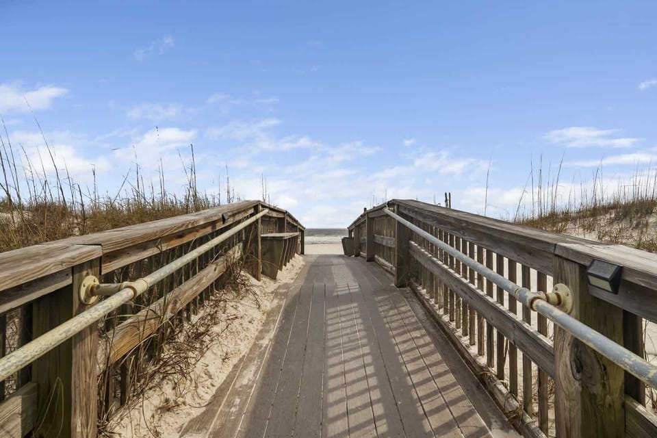 Romar Beach boardwalk to beaches