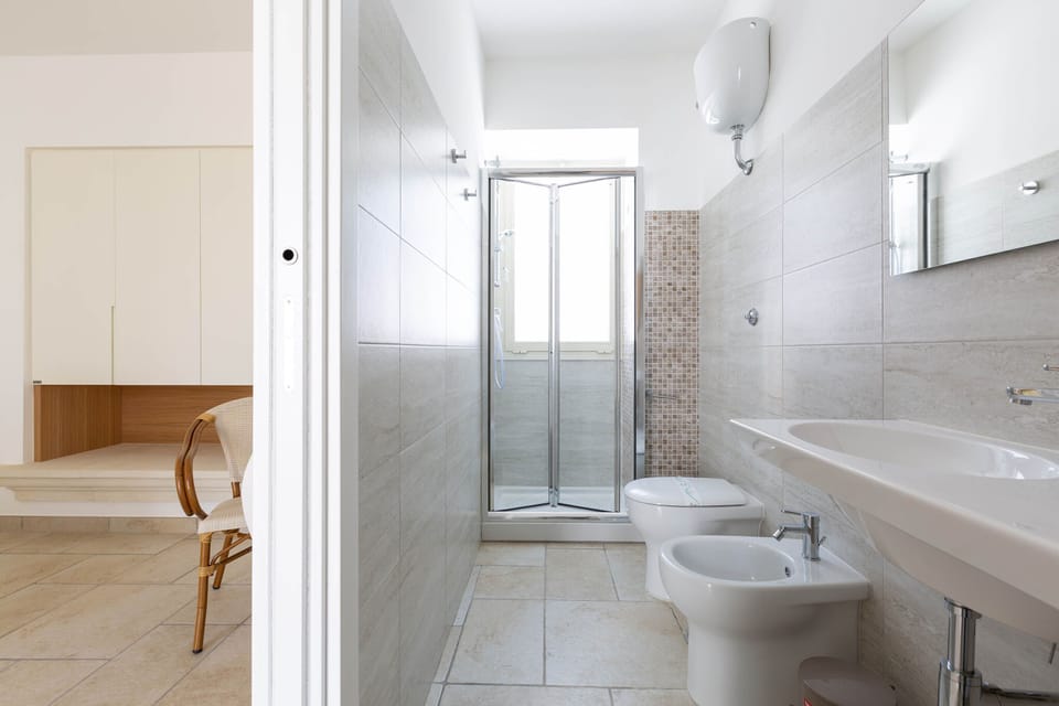 Room | Bathroom | Shower