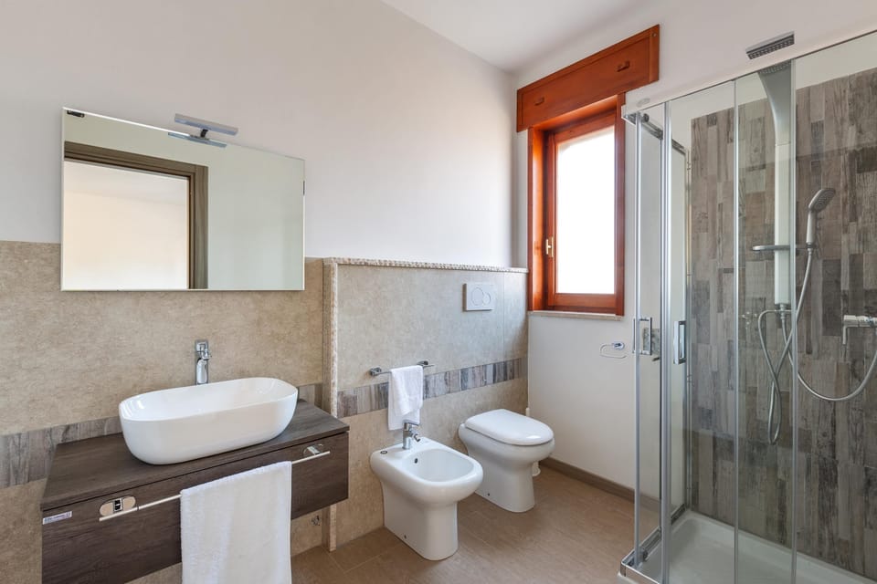 1786 B&B Joy Home - Camera 2 | Bathroom | Shower