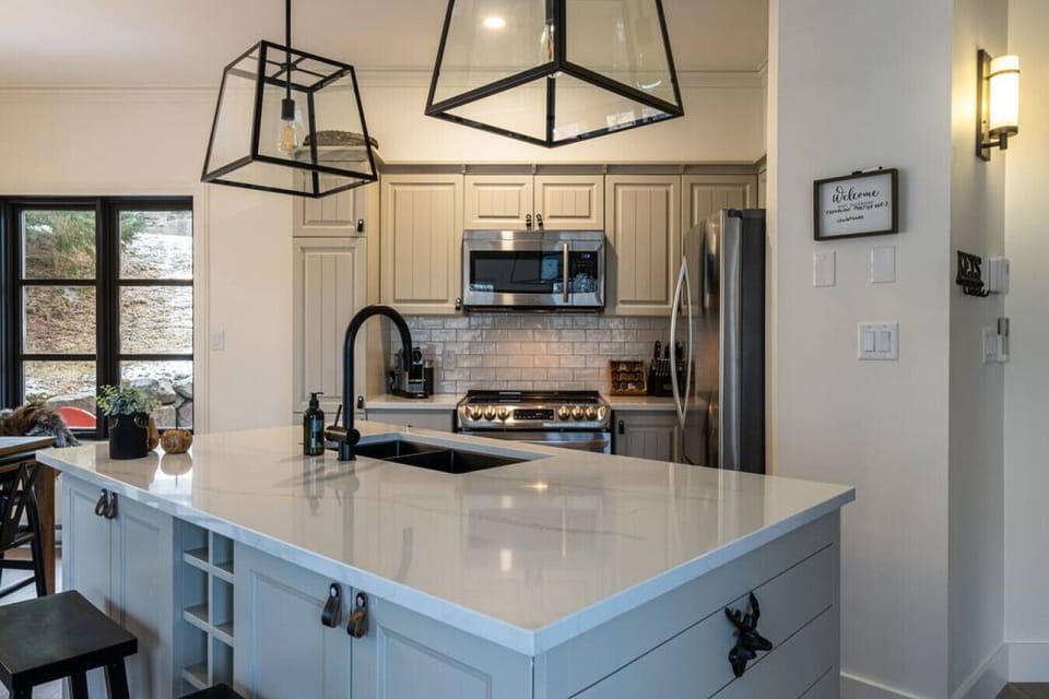 Plateau 228-3 / Luxurious Amenities Included
