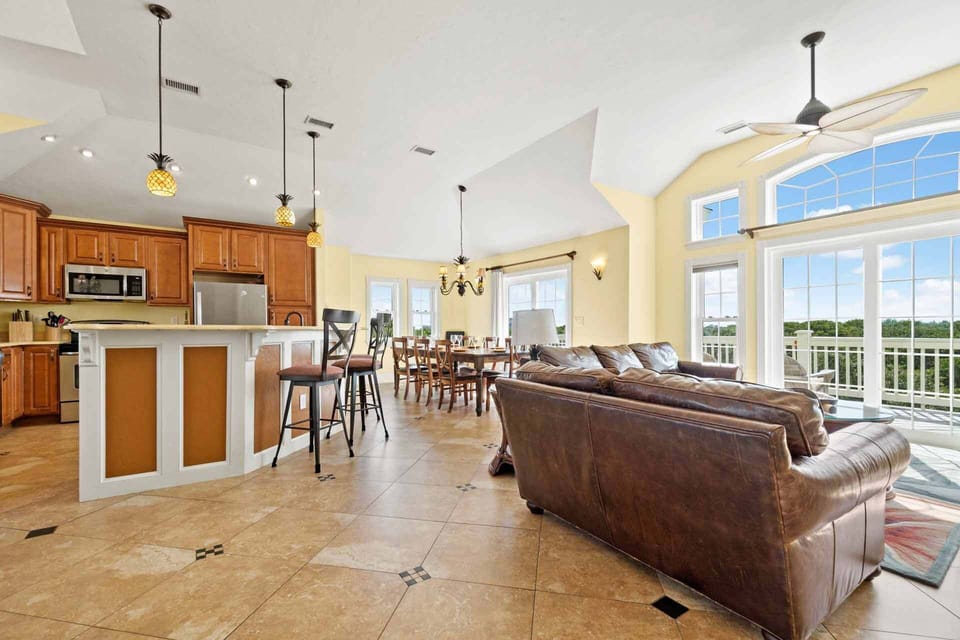 Surf-or-Sound-Realty-119-Island-Royale-Great-Room-1