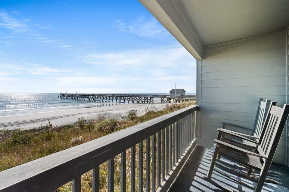 Enjoy your morning coffee with this beautiful outlook of the ocean. 
