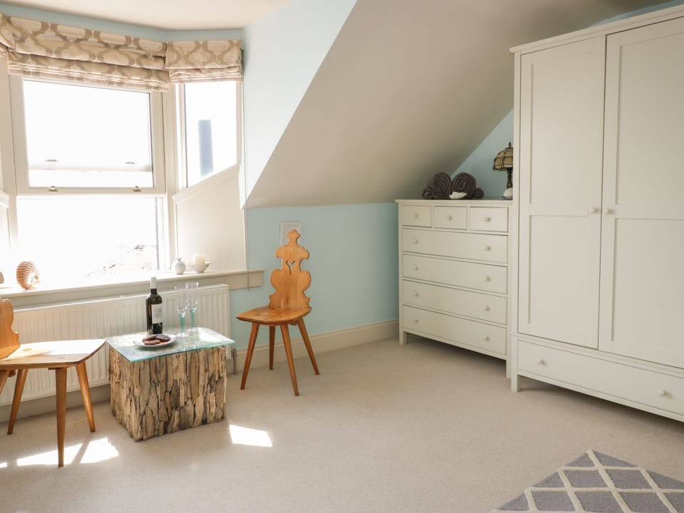 Cottage | 2 bedrooms, individually decorated, individually furnished, free WiFi