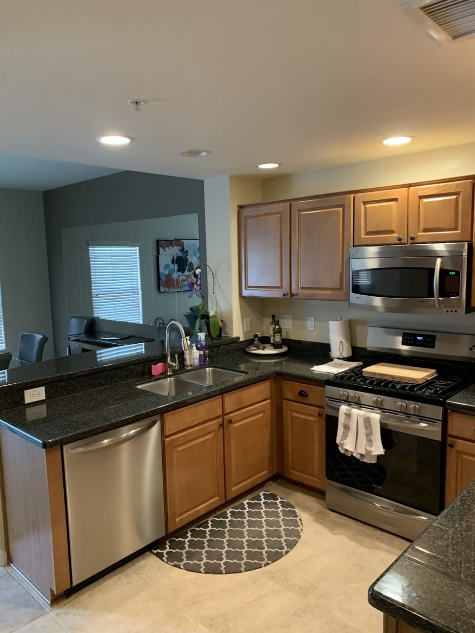 Darling fully loaded kitchen 