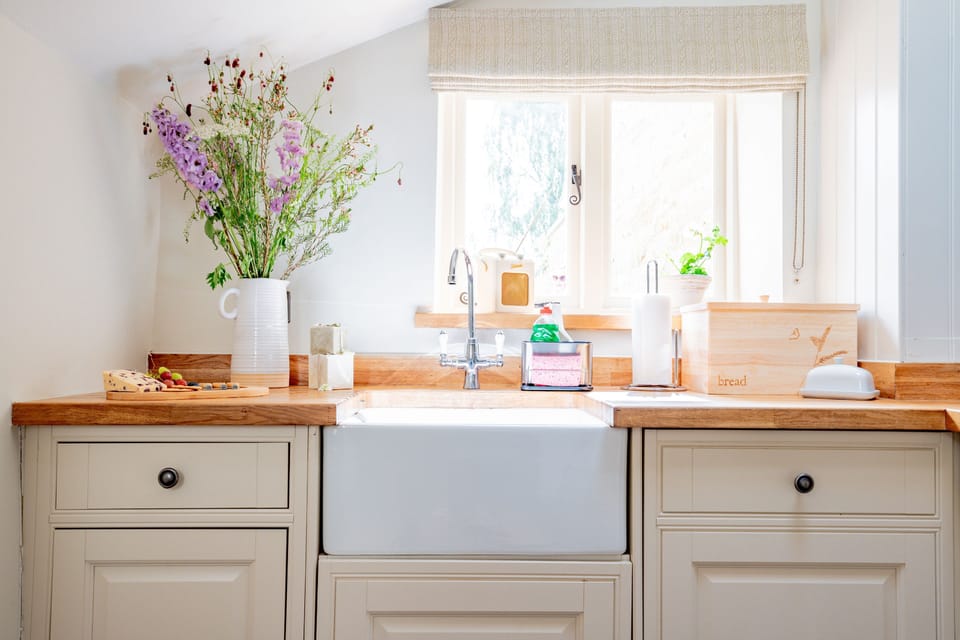 Wendle Cottage Kitchen - StayCotswold