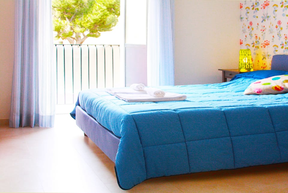 Triple Room, Private Bathroom | Individually decorated, free WiFi, bed sheets
