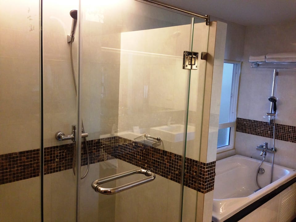 Executive Double Room | Bathroom shower