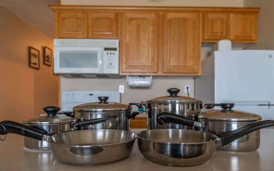 Pots and pans are available to use