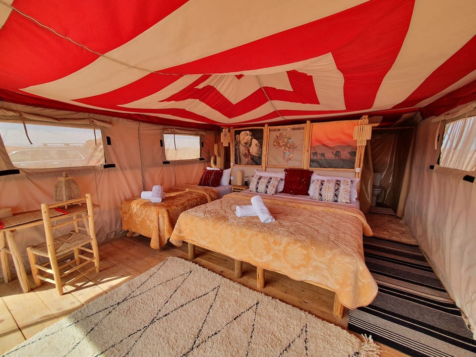 Stargazing Tent | In-room safe, free WiFi, bed sheets