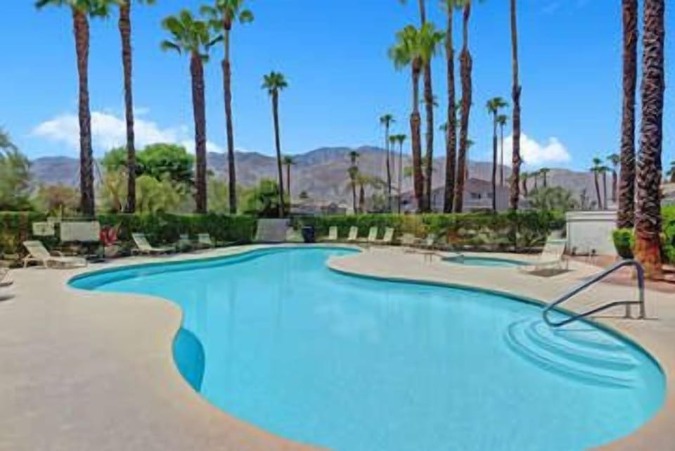 Sparkling Pool and Spa