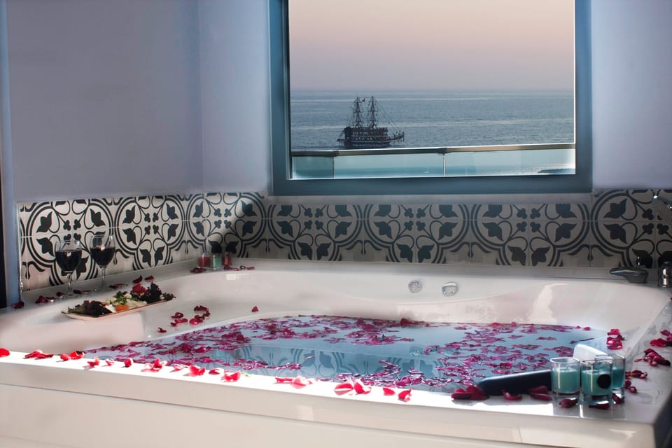 Jakuzili Suite Oda | Jetted tub