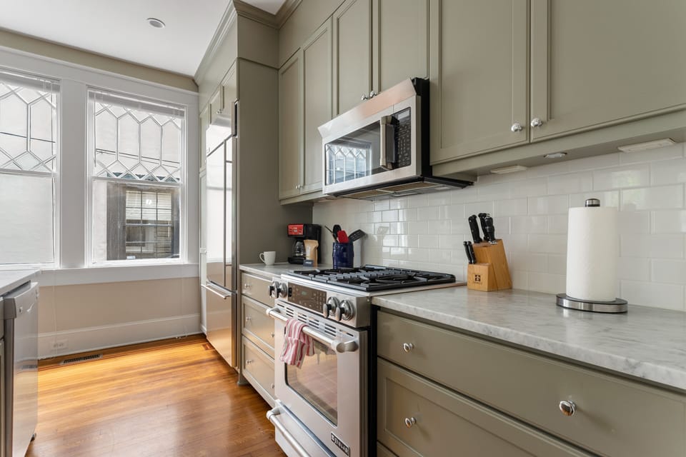 Downtown Luxury | Rutledge Avenue Inn (Suite A)