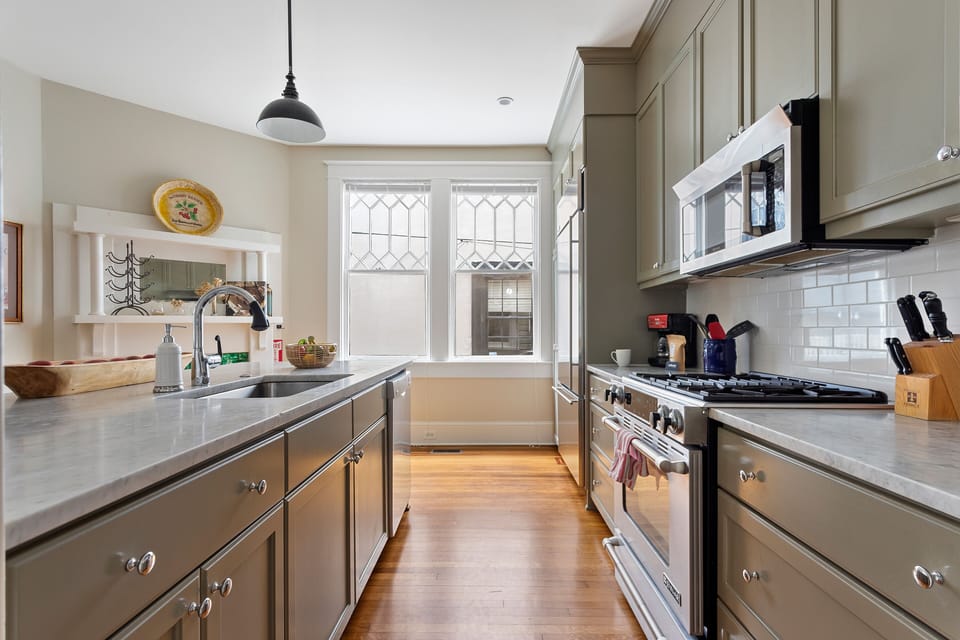 Downtown Luxury | Rutledge Avenue Inn (Suite A)