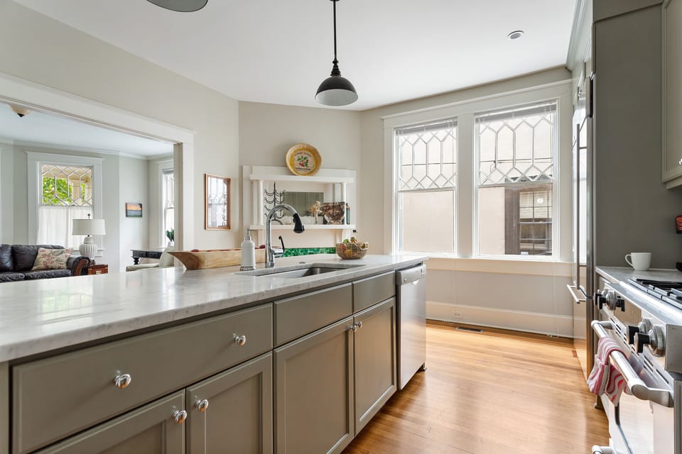 Downtown Luxury | Rutledge Avenue Inn (Suite A)
