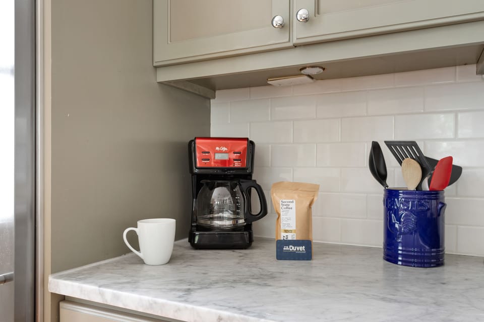 Downtown Luxury | Rutledge Avenue Inn (Suite A)