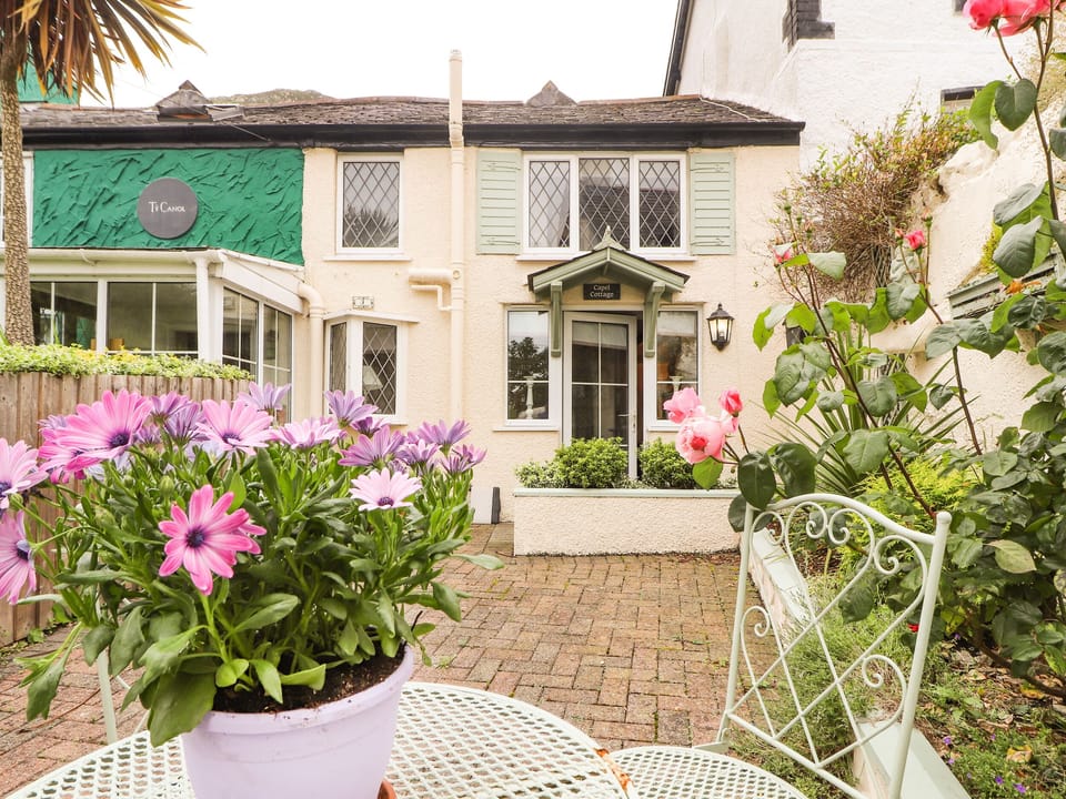 Cottage | Interior
