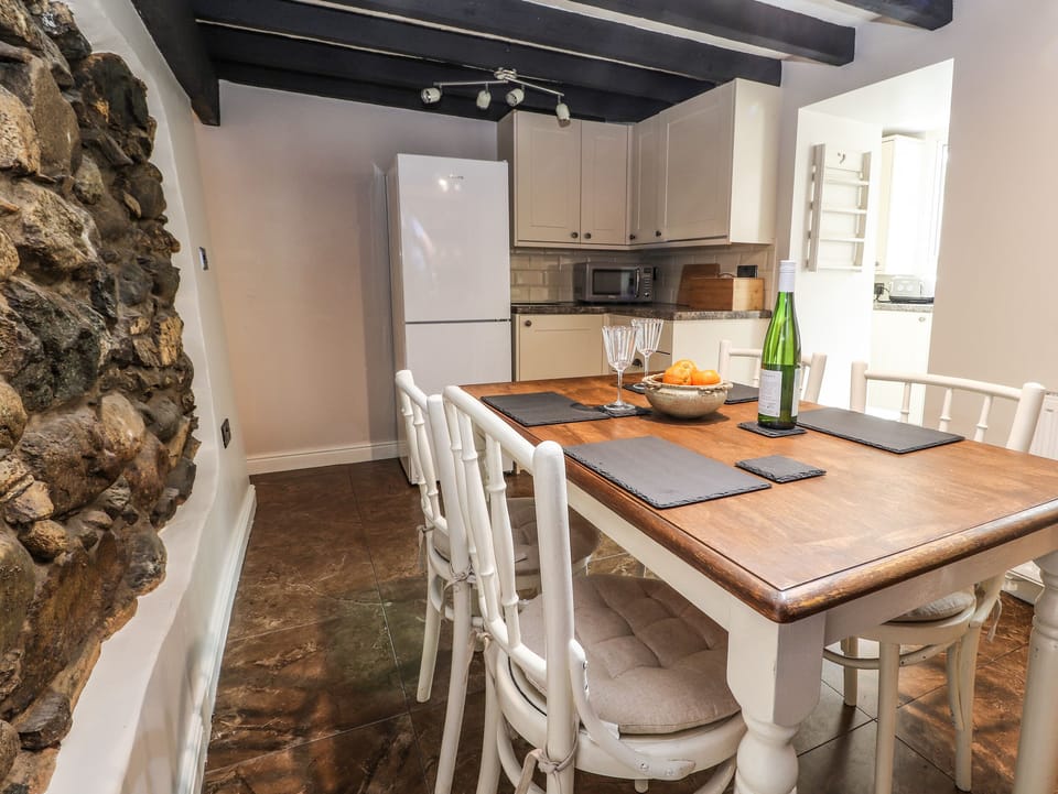 Cottage | Interior