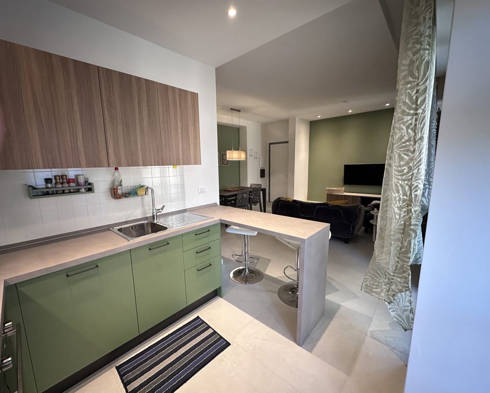 Family Condo | Private kitchen | Fridge, cookware/dishes/utensils