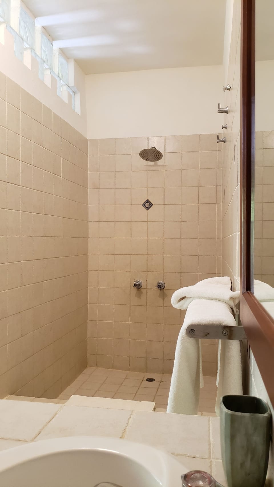 Standard Triple Room, Multiple Beds, Balcony, Garden View | Bathroom | Shower, towels