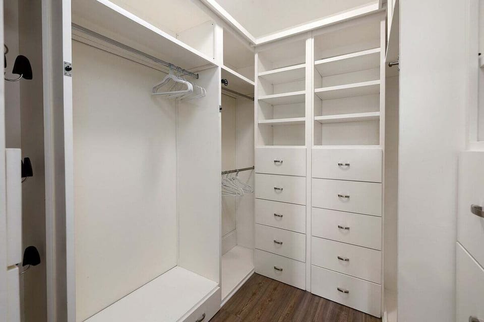 Sea Point Lodge 303 -Primary Closet