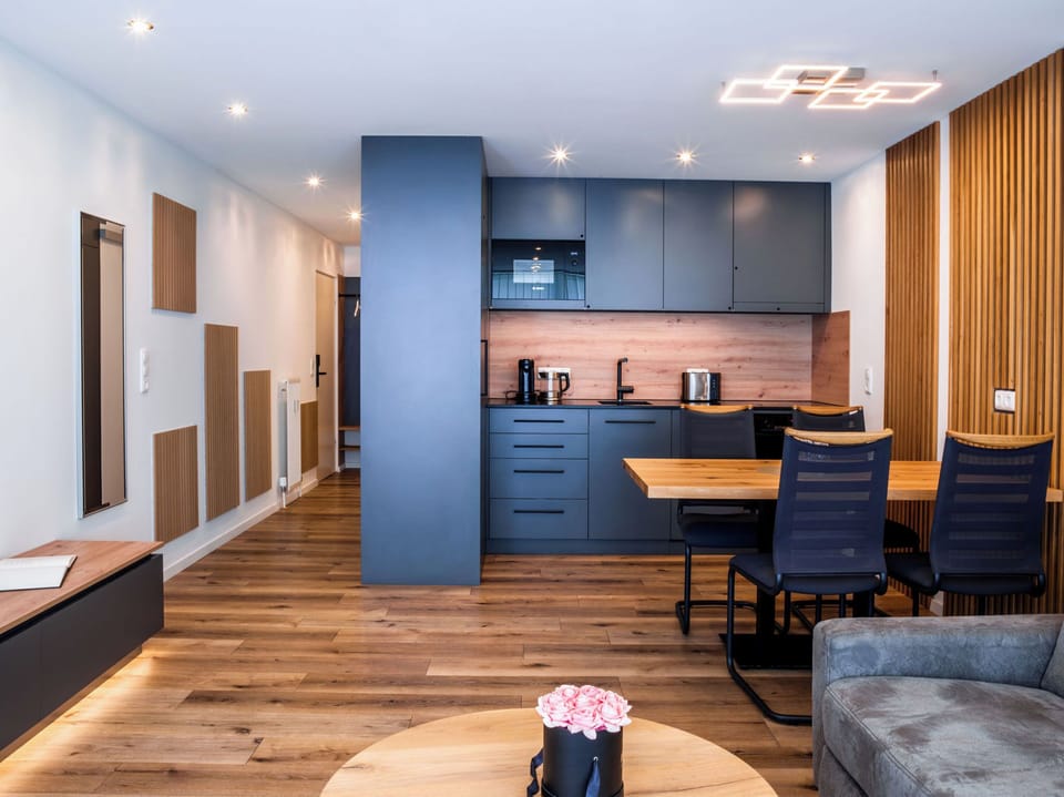 Panorama Suite Apartment | Hypo-allergenic bedding, individually decorated, individually furnished