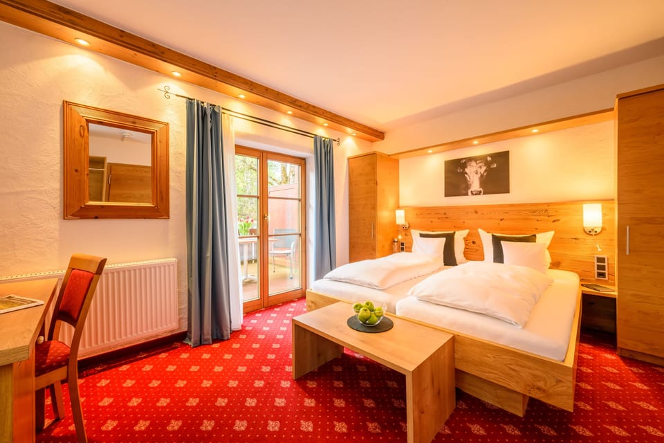 Basic Double Room | 1 bedroom, hypo-allergenic bedding, minibar, in-room safe