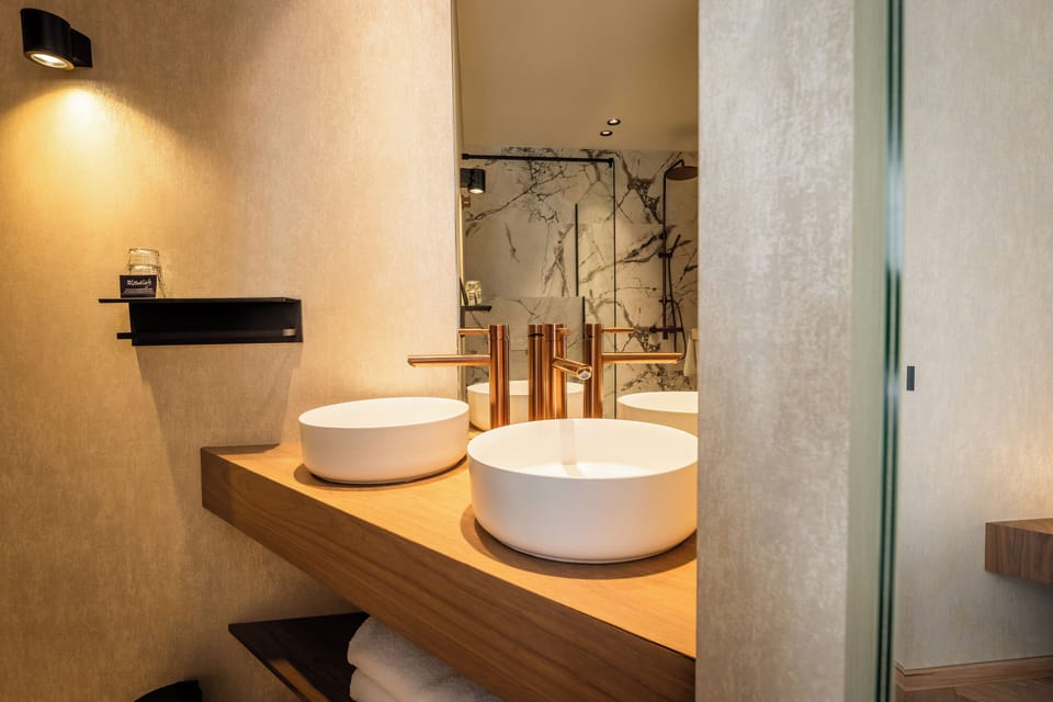Junior Suite | Bathroom sink