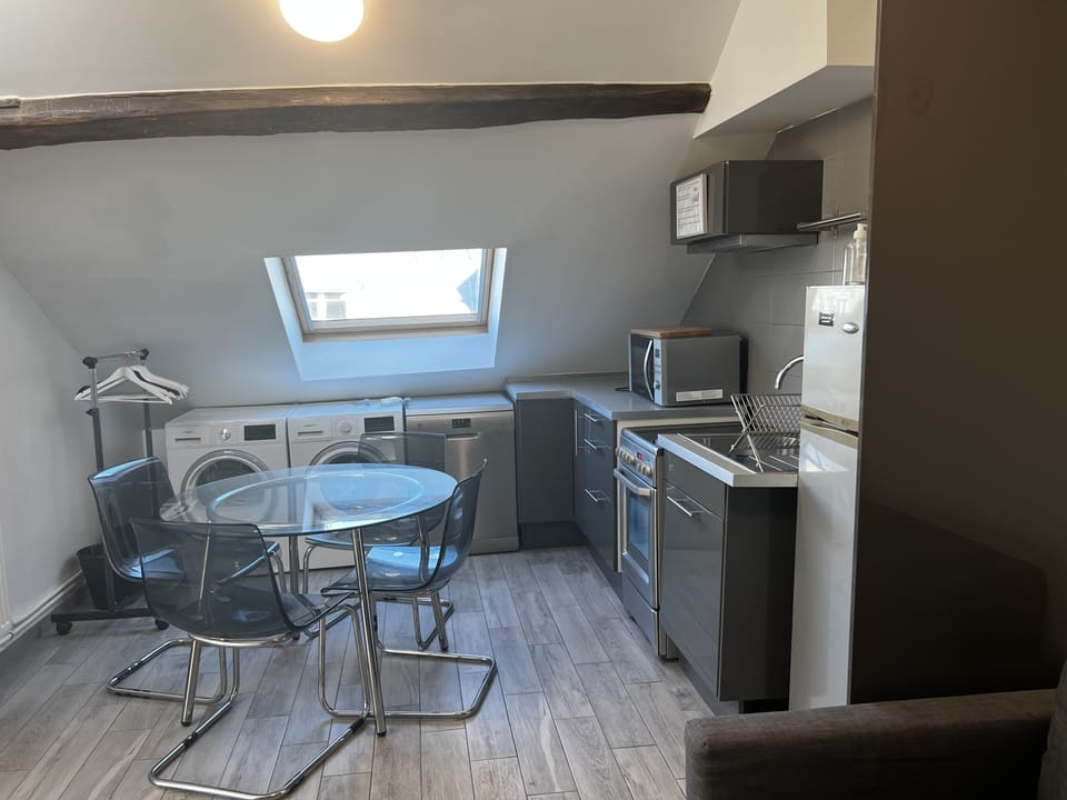 Apartment (15 rue de Malte, 75011 - Paris) | In-room safe, desk, soundproofing, free WiFi