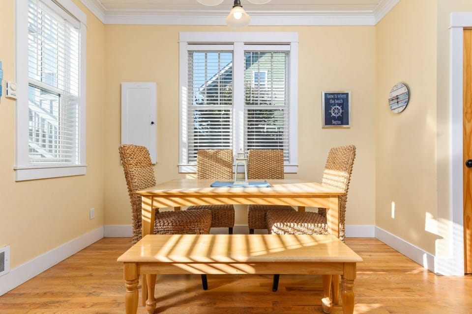 "The house was clean and comfortable." - Sandy S.