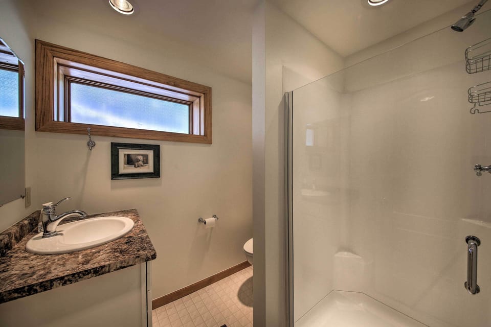 Full Bathroom