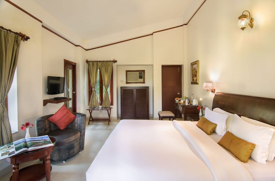 Premium Double Room | Desk, laptop workspace, rollaway beds, bed sheets