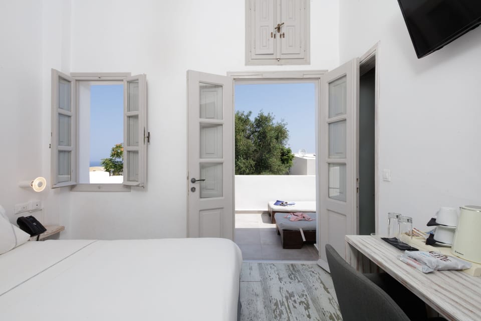 Deluxe Double Room with Balcony | Premium bedding, memory foam beds, minibar, in-room safe