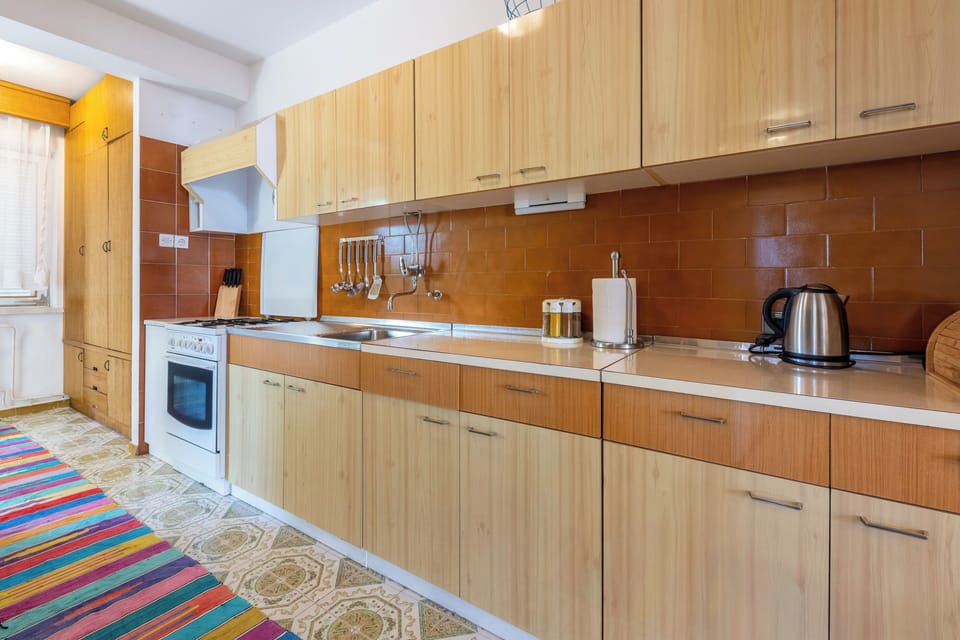 Apartment (A1) | Private kitchen | Fridge, oven, stovetop, espresso maker