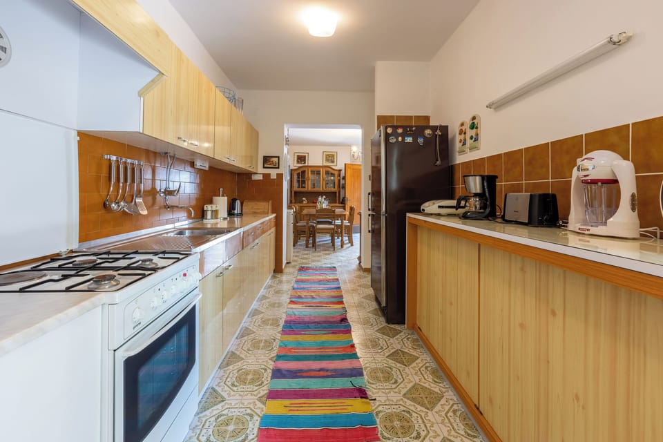 Apartment (A1) | Private kitchen | Fridge, oven, stovetop, espresso maker