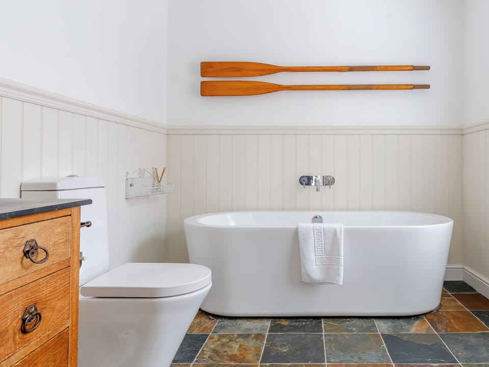 Bathroom | Tell Tails, Victoria Road