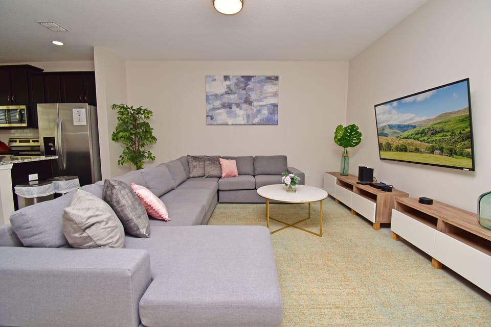 Alternative view of lounge