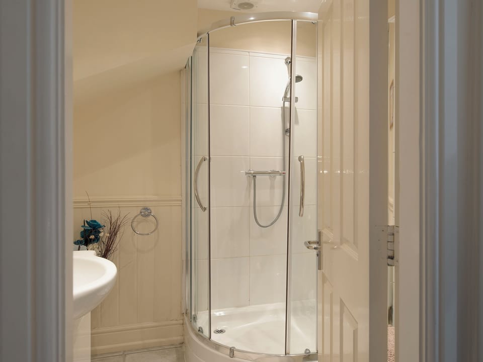 Shower room on first floor situated off landing between twin and bunk bedrooms | Esthwaite, Windermere