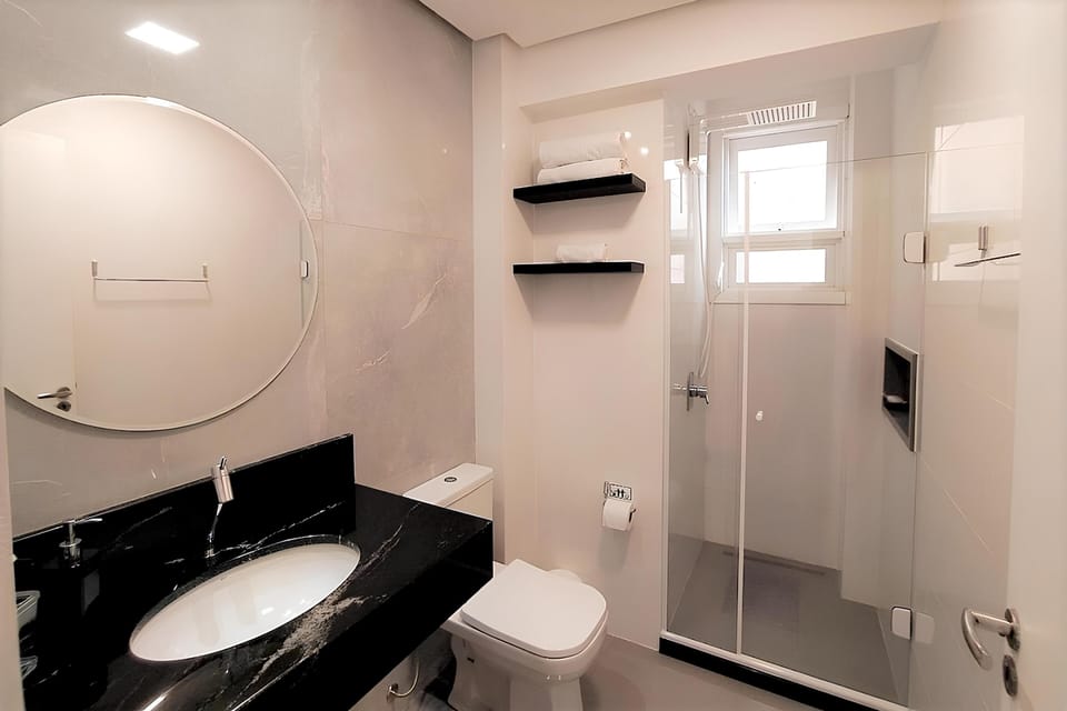 Apartment | Bathroom | Shower, hair dryer, towels, soap