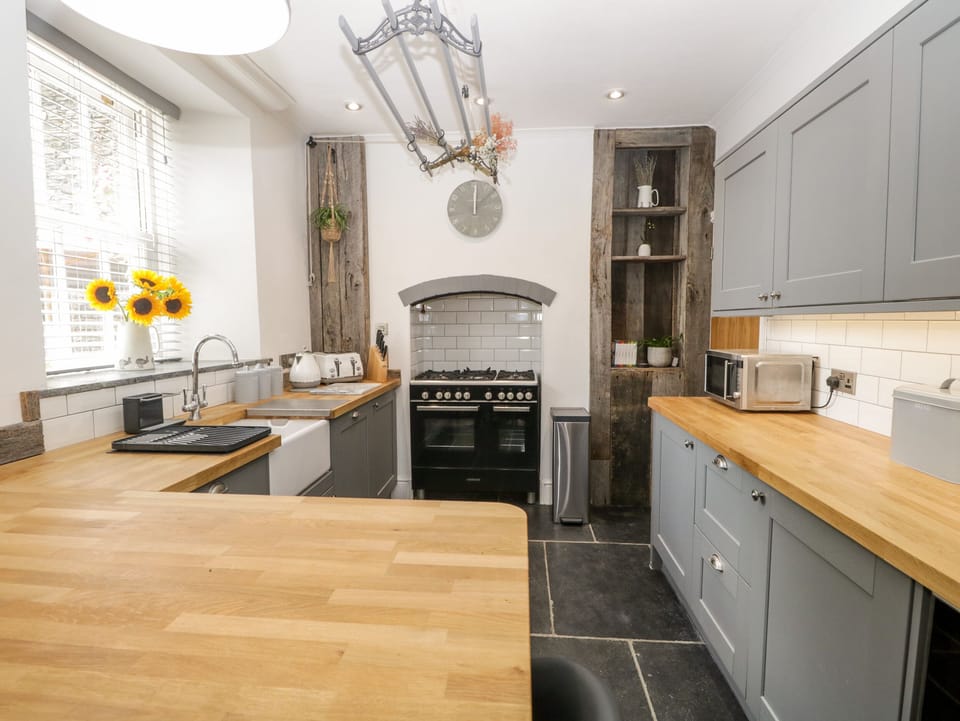Cottage | Interior