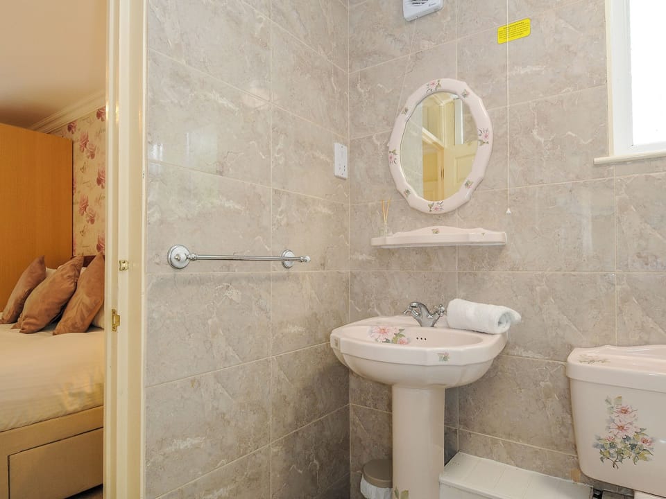 Dart Lodge Cottage in West Devon District