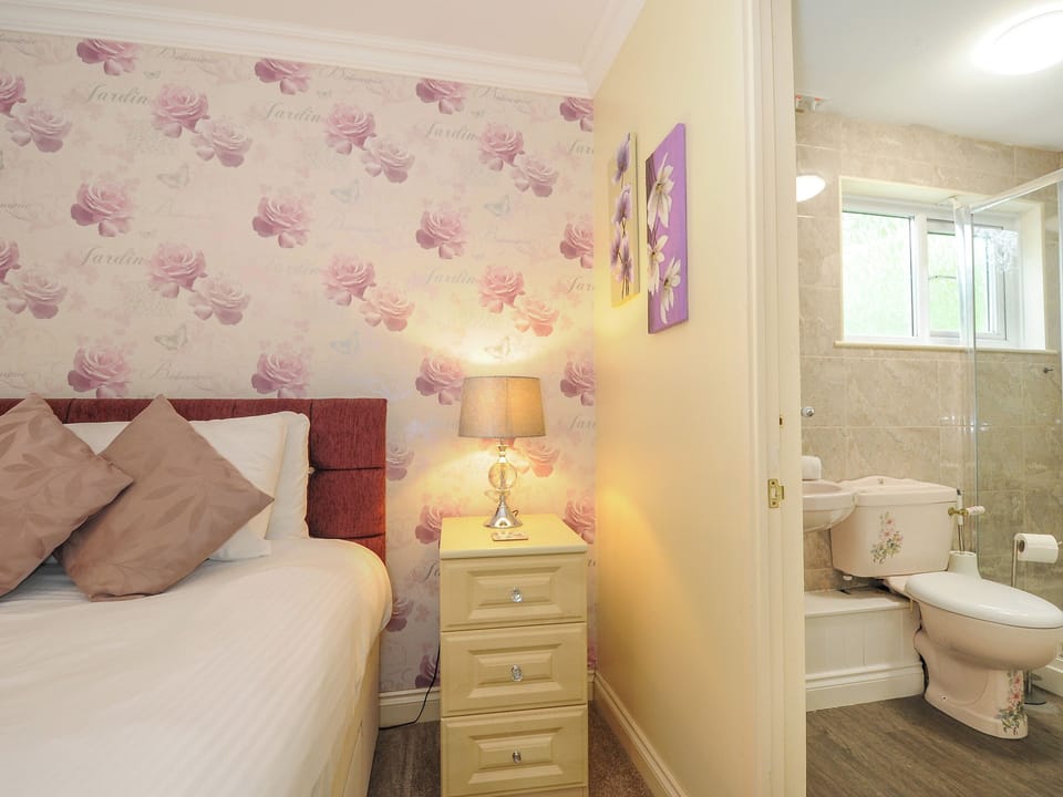 Dart Lodge Cottage in West Devon District