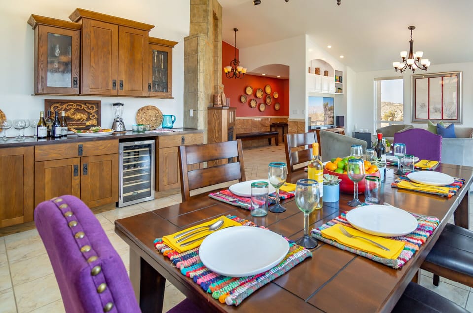 Dining Room and Bar