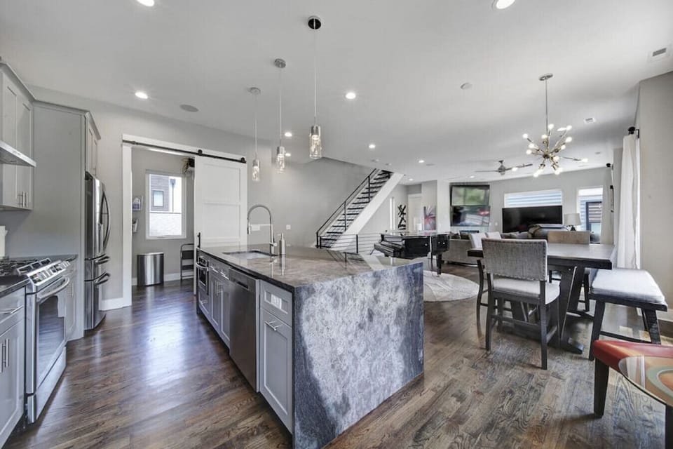 The fully equipped kitchen is ready for you! With appliances ranging from the cooker, oven, microwave, toaster, freezer, refrigerator and of course a coffee maker for all you coffee lovers. Everything you need to cook up a 3 course meal or quick snack