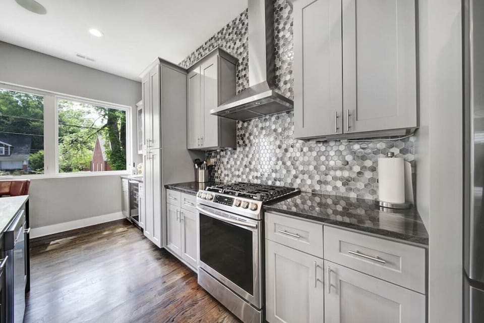 Time to make food? The large and open space between the kitchen, dining room and living room is an inviting space that connects everyone at all times. Cook up your kitchen creations and enjoy each dining space