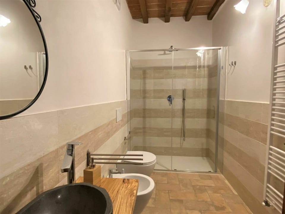 Property, Bathroom, Sink, Lighting, Interior Design, Bathroom Sink, Building, Flooring, Plumbing Fixture