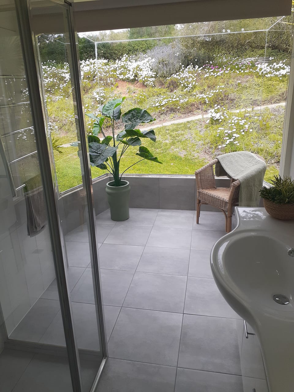 Main Bathroom