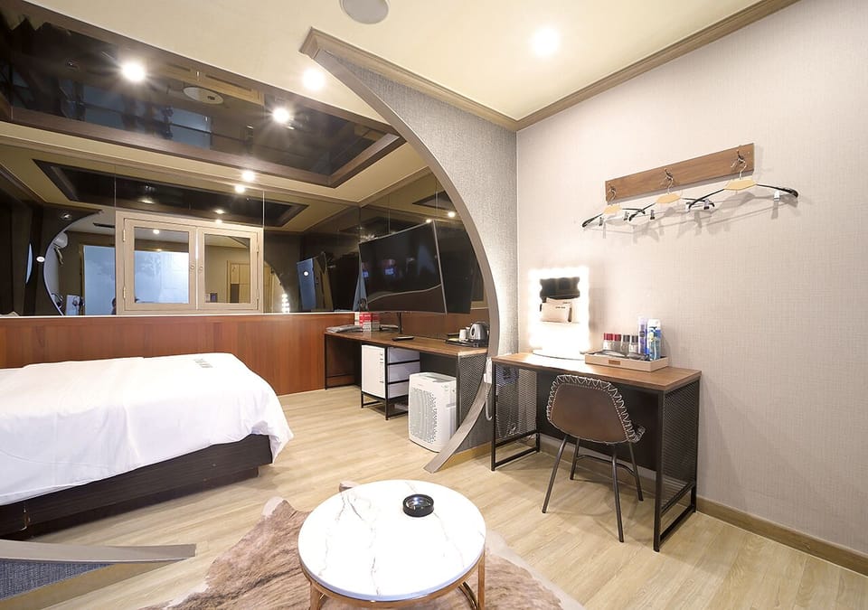 Premium Double Room (A) | Egyptian cotton sheets, premium bedding, down comforters