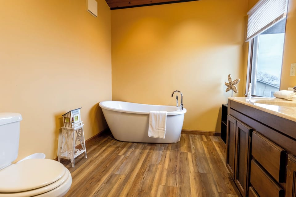 Second Level | Bath 1 | Attached to Bedroom 2