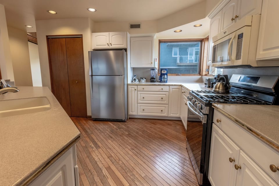 Main Level | Kitchen