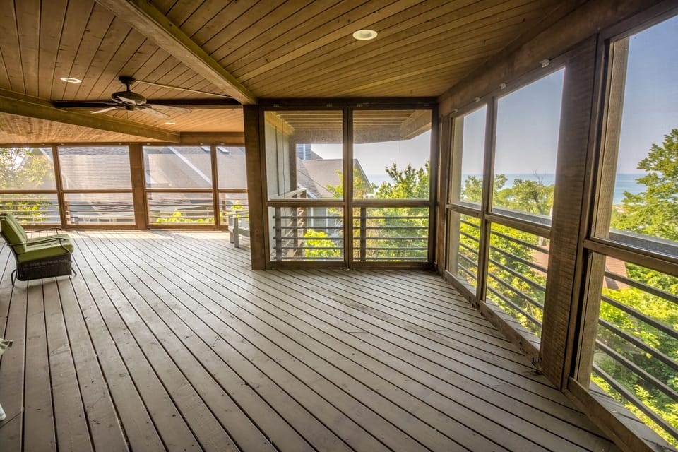 Outside Living | Screened in Porch